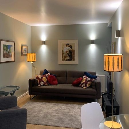 Bright And Stylish Apartment - Old Town Édimbourg Extérieur photo